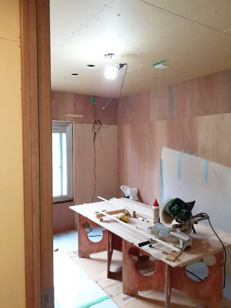 寝室壁・天井下地作成。