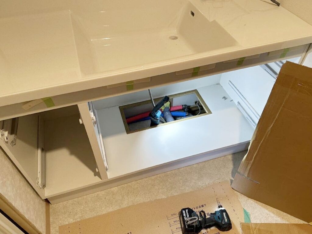 新規洗面台取付。